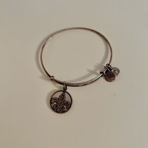 Alex and Ani Bracelet Silver Fleur De Lis Charm Bangle Circle Expandable Wire